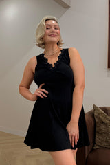 UNE PIECE-Lace Trim V-Neck Nightie BLACK