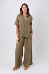 UNE PIECE-Short Sleeve Button-Up Shirt KHAKI