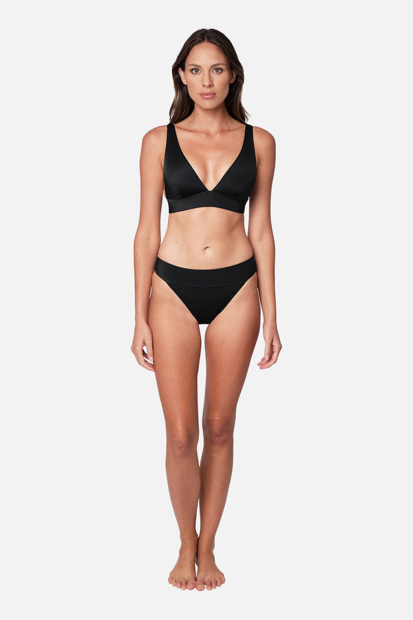 UNE PIECE-Classic Sassy Bikini Bottom BLACK