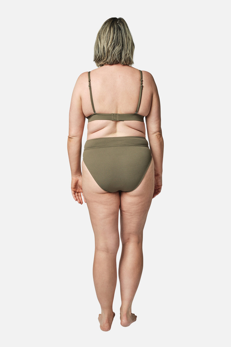 UNE PIECE-High-Cut High-Waisted Bikini Bottom KHAKI TEXTURE